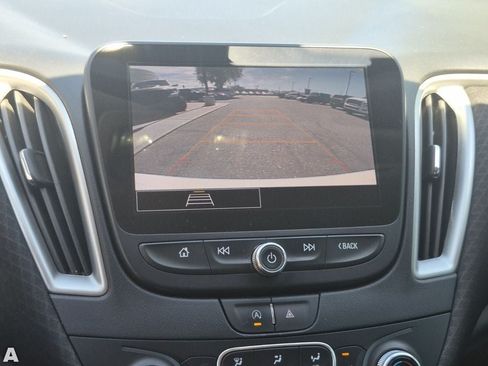 Used 2022 Chevrolet Malibu LT FWD image 26
