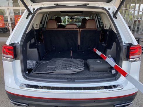Certified 2023 Volkswagen Atlas SE w/ Panoramic Sunroof Package FWD image 18