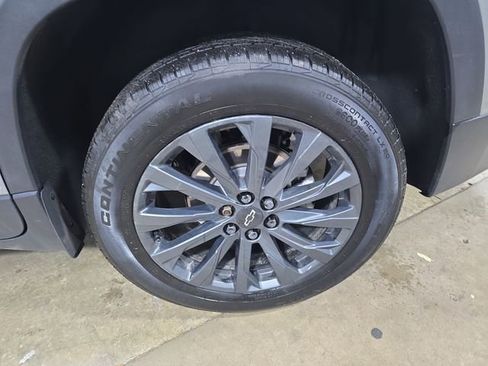 Used 2023 Chevrolet Traverse RS w/ LPO, Floor Liner Package image 37