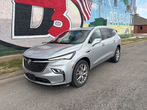 Used 2022 Buick Enclave Premium image 56