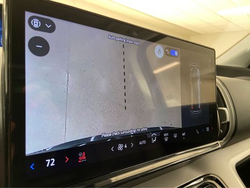 Used 2025 Ford Expedition Active image 37