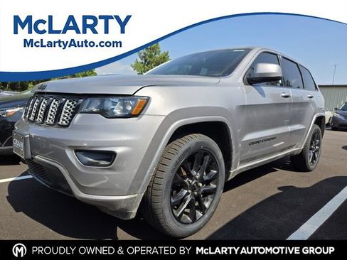 Used 2020 Jeep Grand Cherokee Altitude AWD/4WD image 1