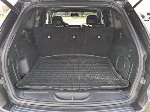 Used 2021 Jeep Grand Cherokee Laredo X RWD image 16