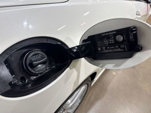 Used 2011 Mercedes-Benz E 550 Cabriolet image 50