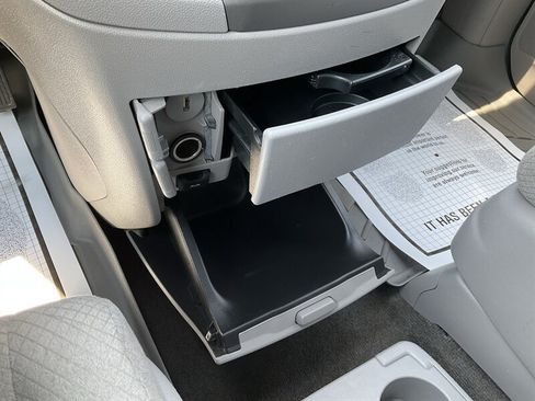 Used 2014 Honda Odyssey LX image 20