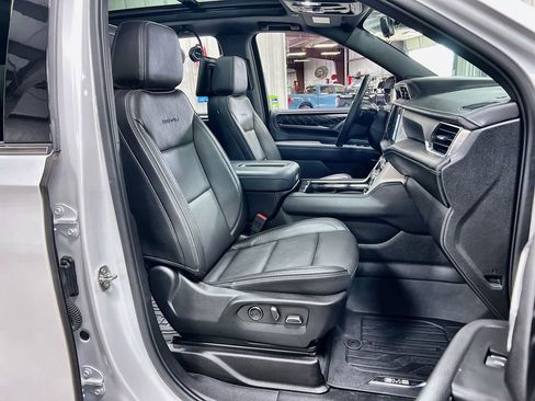 Used 2023 GMC Yukon Denali w/ Denali Reserve Package AWD/4WD image 29