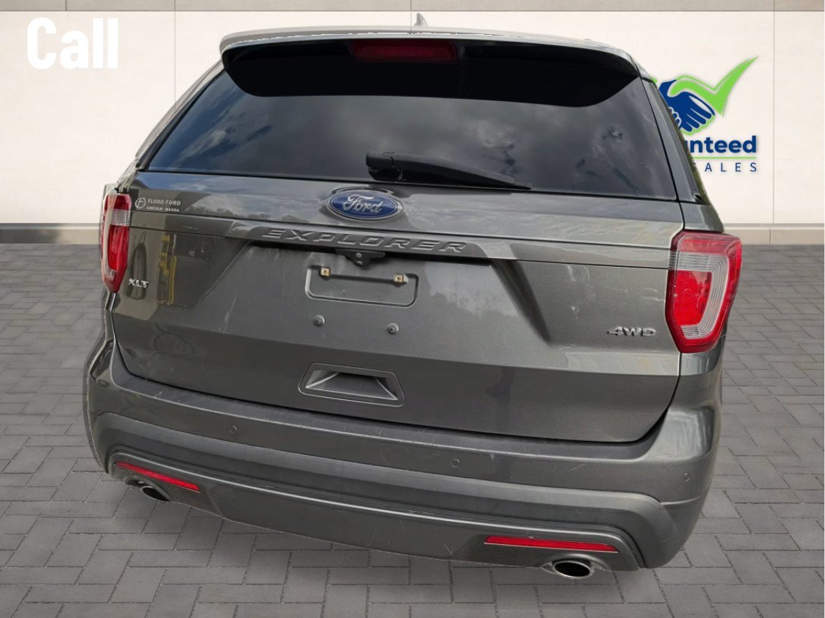 Used 2017 Ford Explorer XLT w/ Equipment Group 202A AWD/4WD image 8