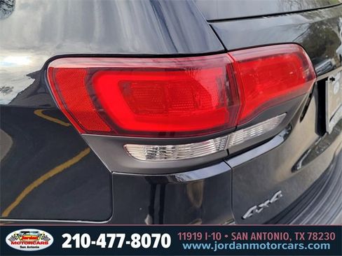 Used 2020 Jeep Grand Cherokee Trailhawk image 9