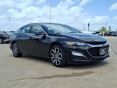 Used 2025 Chevrolet Malibu RS FWD image 3