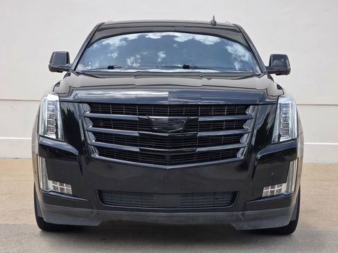 Used 2018 Cadillac Escalade Platinum AWD/4WD image 7