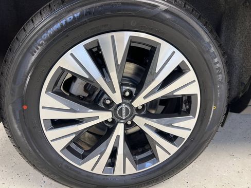 Used 2023 Nissan Rogue SV AWD/4WD image 11