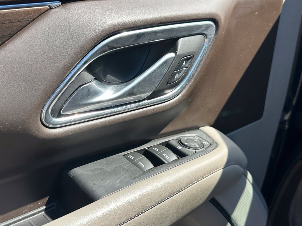 Used 2023 GMC Yukon SLE AWD/4WD image 15