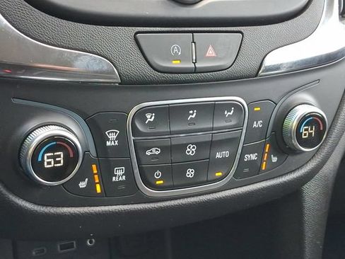Used 2024 Chevrolet Equinox LT AWD/4WD image 18