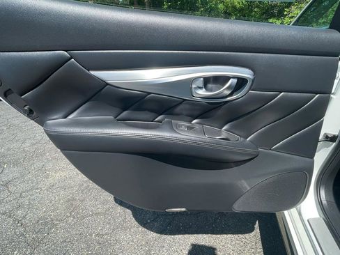 Used 2017 INFINITI Q70 L 3.7 AWD/4WD image 20