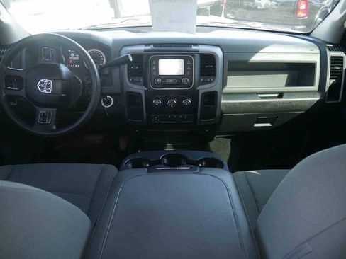 Used 2017 RAM 2500 Tradesman w/ Chrome Appearance Group AWD/4WD image 4