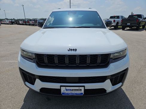 New 2026 Jeep Grand Cherokee Altitude RWD image 12
