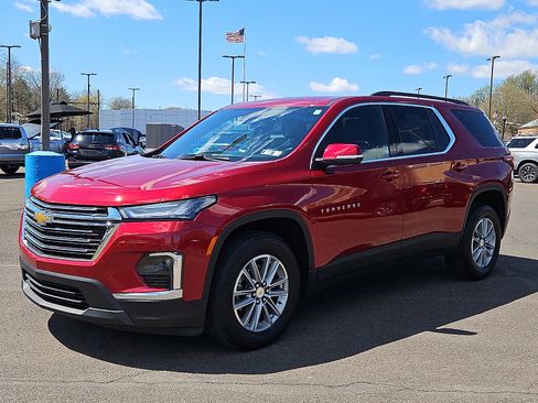 Used 2023 Chevrolet Traverse LT AWD/4WD image 3