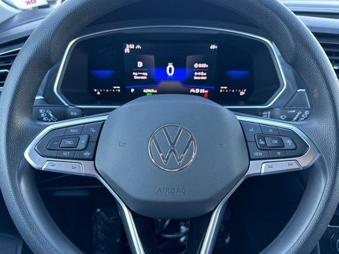 Used 2022 Volkswagen Tiguan S image 22