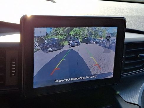 Used 2020 Ford Explorer XLT w/ Comfort Package AWD/4WD image 19