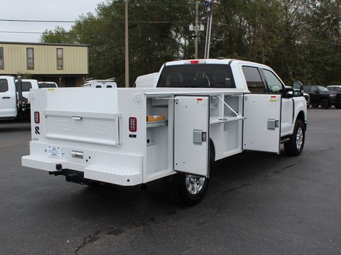 Used 2023 Ford F350 XLT w/ FX4 Off-Road Package image 16