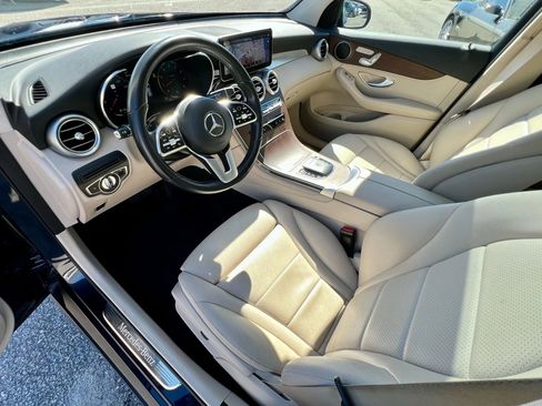Used 2022 Mercedes-Benz GLC 300 4MATIC w/ Multimedia Package Lite image 21