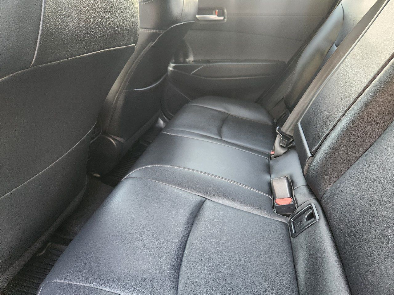 Used 2023 Toyota Corolla Cross XLE FWD image 28