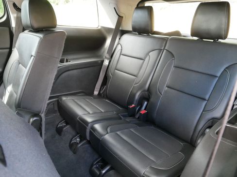 Used 2020 GMC Acadia SLT AWD/4WD image 35