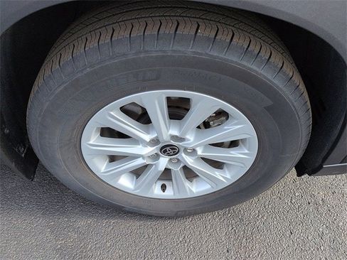 Certified 2024 Toyota Grand Highlander XLE image 9