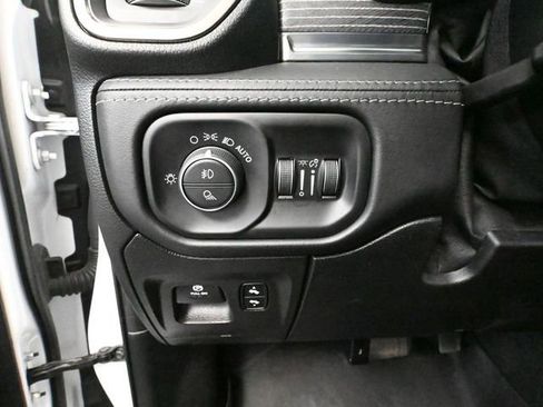 Used 2020 RAM 1500 Limited image 33