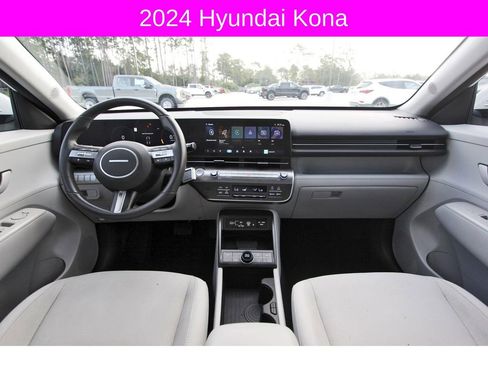 Used 2024 Hyundai Kona SEL w/ Convenience Package image 11