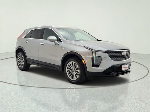 Used 2024 Cadillac XT4 Premium Luxury AWD/4WD image 3