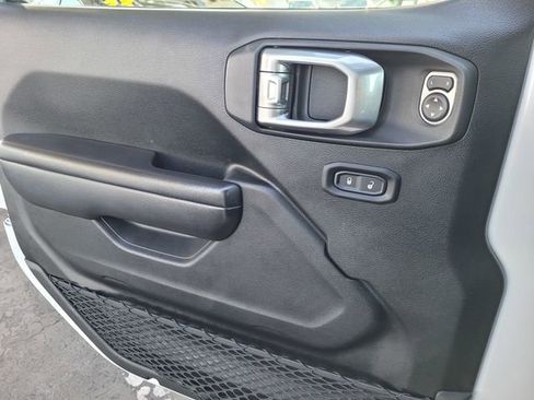 Used 2021 Jeep Wrangler Unlimited Rubicon image 15