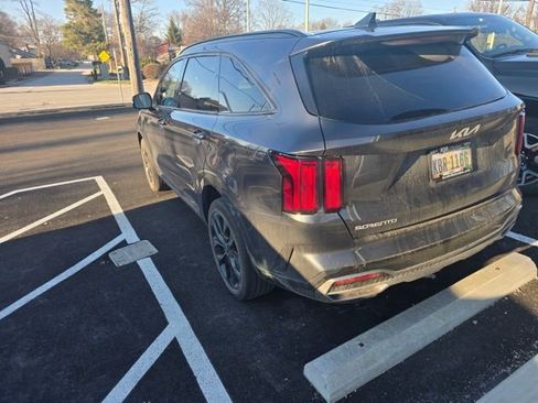 Certified 2023 Kia Sorento SX image 3