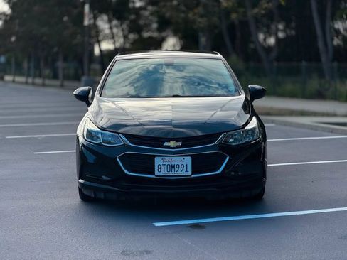 Used 2017 Chevrolet Cruze LS FWD image 17