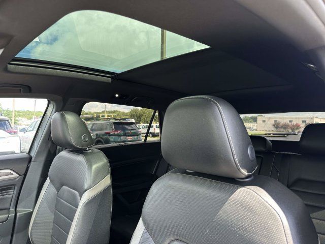 Used 2020 Volkswagen Atlas Cross Sport SEL Premium R-Line AWD/4WD image 2