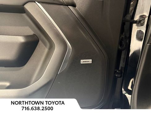 Used 2023 Chevrolet Suburban High Country AWD/4WD image 18