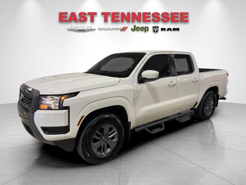 Used 2025 Nissan Frontier SV RWD image 7