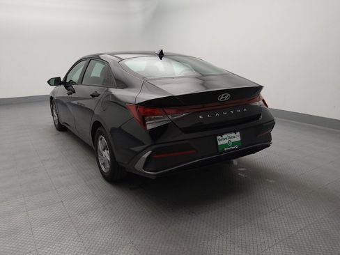 Used 2024 Hyundai Elantra SE FWD image 6