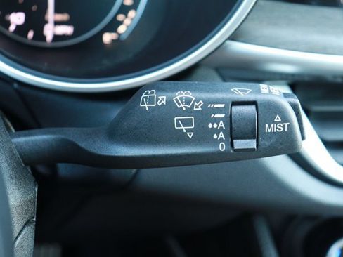 Used 2023 Alfa Romeo Stelvio Ti AWD/4WD image 23