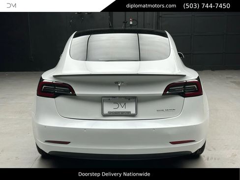 Used 2021 Tesla Model 3 Performance image 5