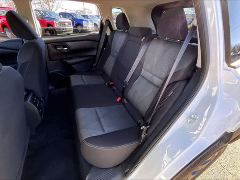 Used 2025 Nissan Rogue SV image 19