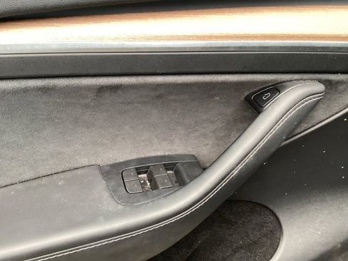 Used 2023 Tesla Model Y Long Range AWD/4WD image 21