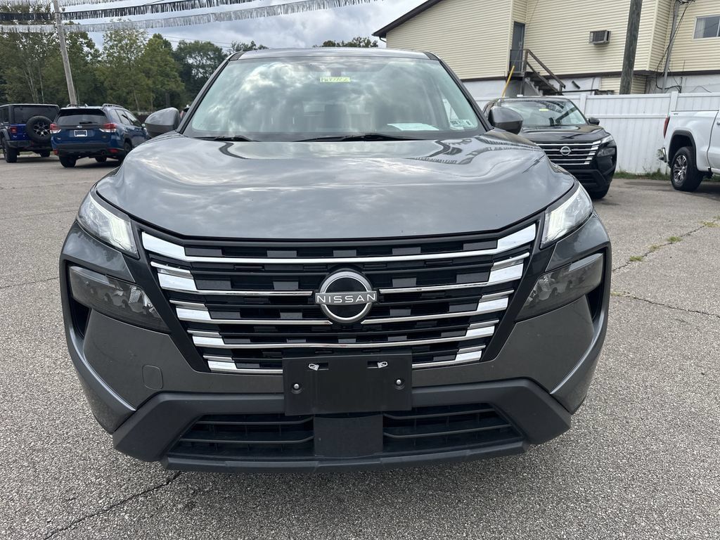 Used 2024 Nissan Rogue SV AWD/4WD image 12