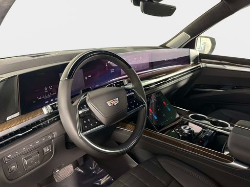 Used 2026 Cadillac Escalade Platinum Sport w/ LPO, ONYX Package AWD/4WD image 41