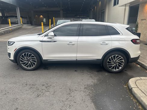 Used 2019 Lincoln Nautilus Reserve AWD/4WD image 2