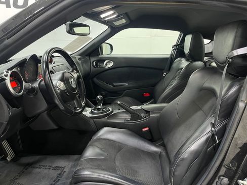 Used 2013 Nissan 370Z Touring image 10