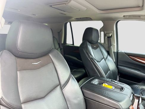 Used 2015 Cadillac Escalade Premium AWD/4WD image 32