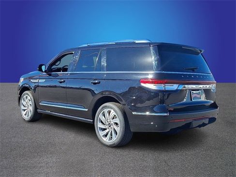 Used 2024 Lincoln Navigator Premiere image 6