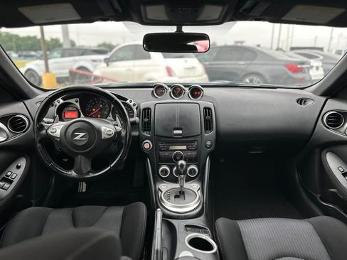 Used 2014 Nissan 370Z Coupe RWD image 12