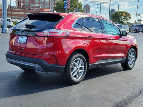 Certified 2024 Ford Edge SEL w/ Convenience Package AWD/4WD image 3